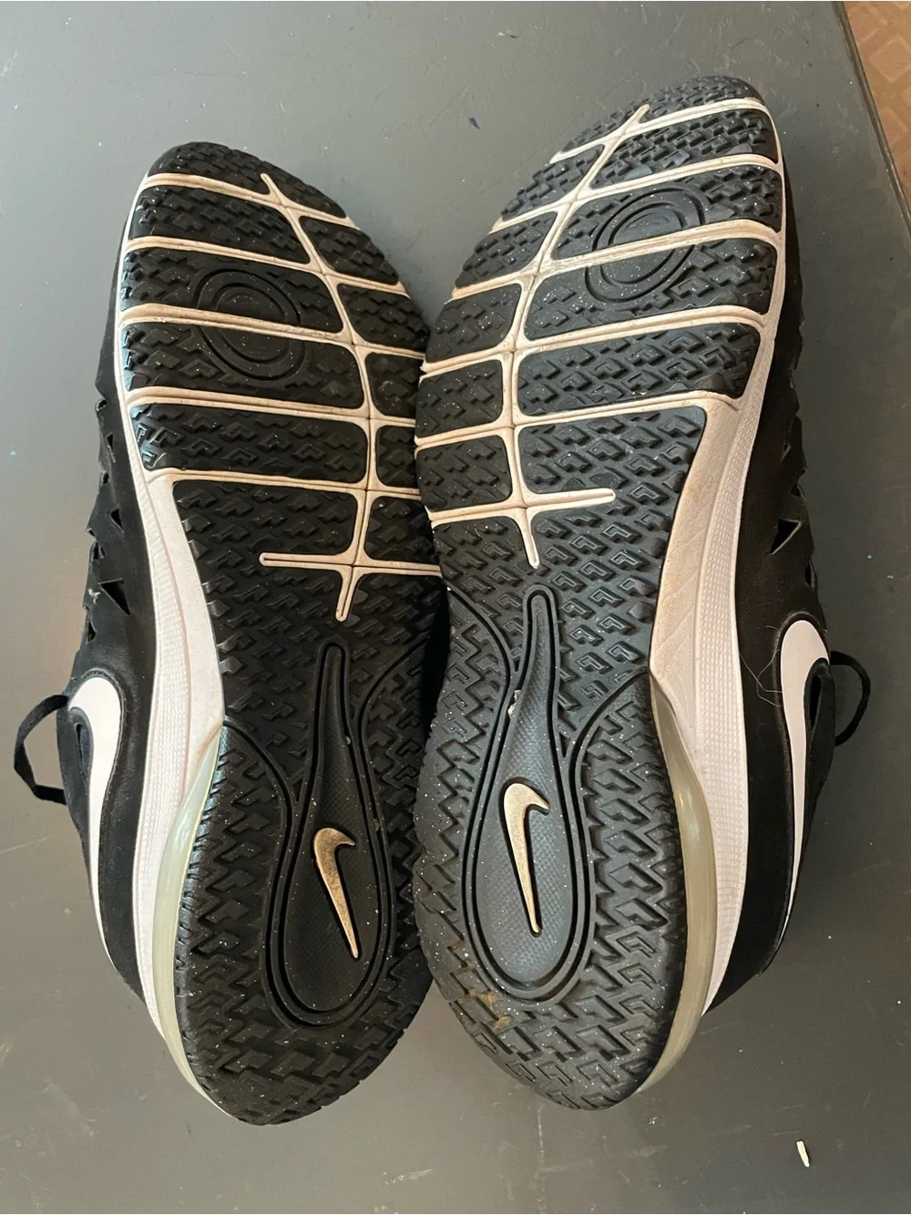 Nike Men's Black and White Athletic Trainers size 12 - Picture 5 of 6